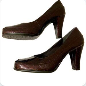 Aerosoles Super Comfort brown reptile leather peep toe heels, 9